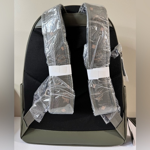 MCM Stark Medium Sea Turtle Visetos Leather Backpack BRAND NEW MP $2,085 CAD - Picture 4 of 6